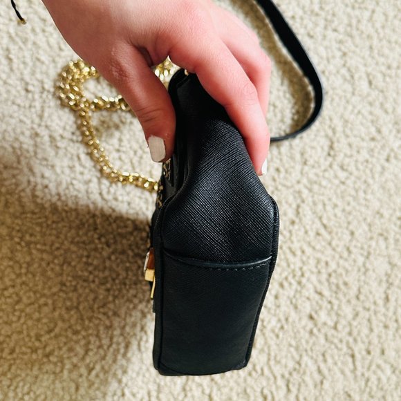 Limited Edition Y2K Juicy Couture Black Leather Hearts Gold Chain Crossbody Bag - Picture 11 of 16